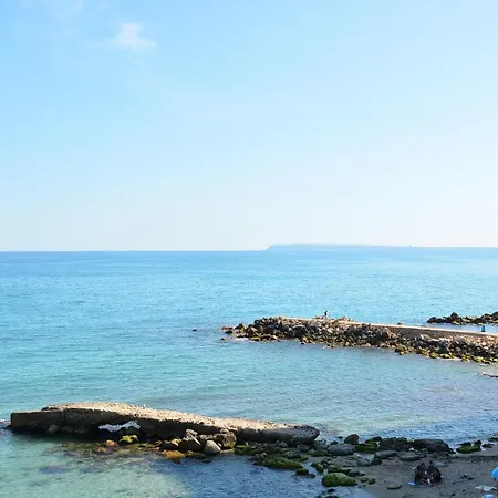 Beachside Апартаменты